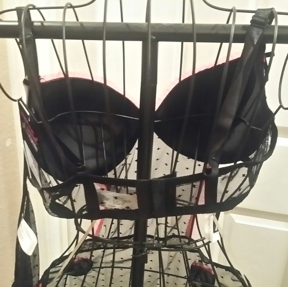 Lingerie - Picture 7 of 7